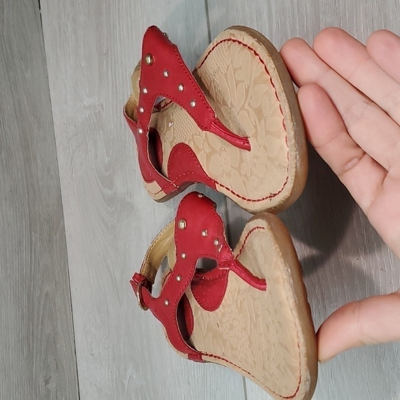 B.O.C. Born Women T strap Sandals Flats shoes sz 7 - Picture 4 of 12